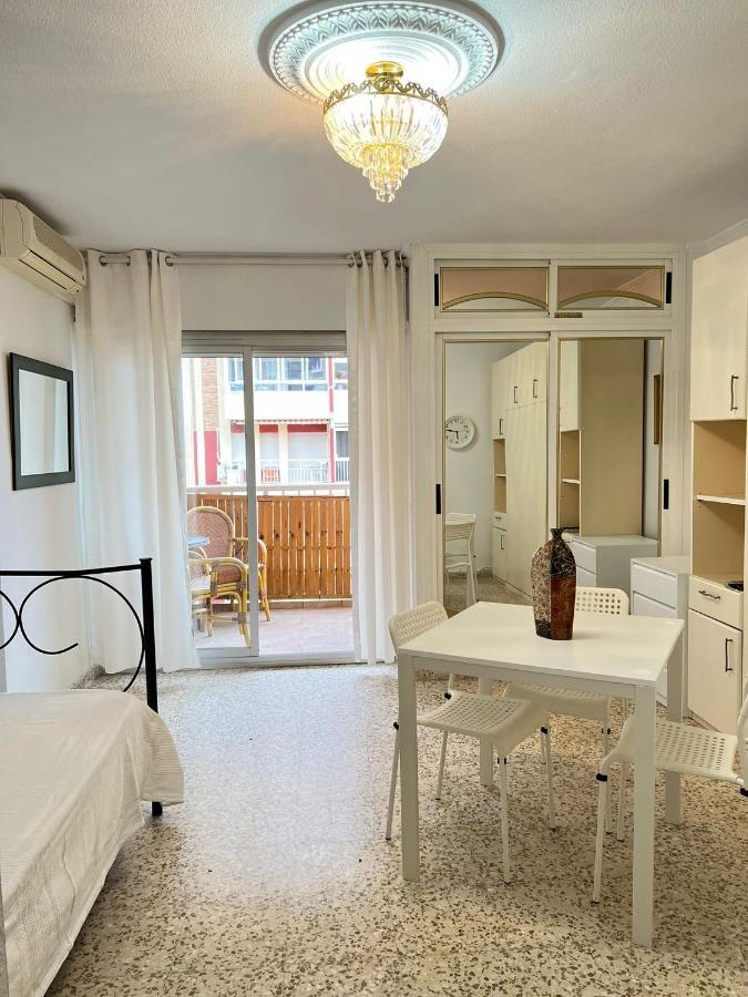Studio Touristique Iris Appartamento Benalmádena Esterno foto